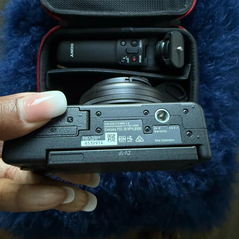 Sony Black ZV-1F Vlogging Camera SET - NEW